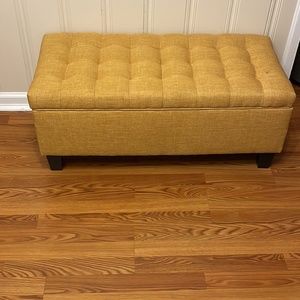 Gold/yellow storage  chess